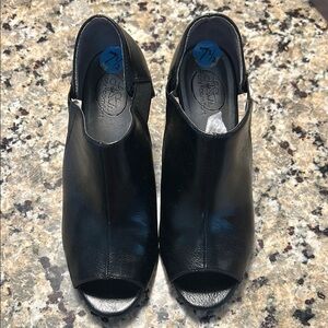 (Like New!!) LifeStride Women's Black Peep-Toe Shoes